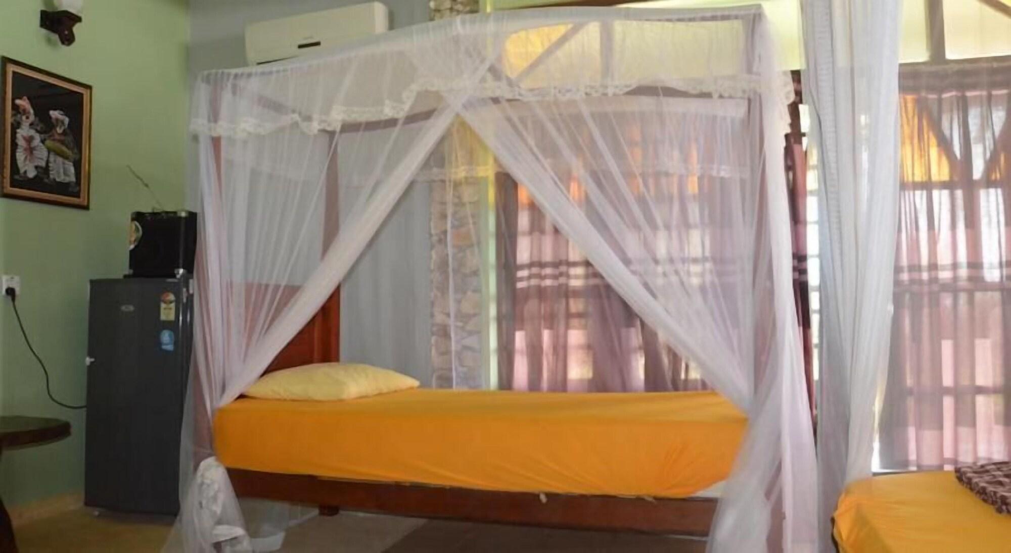 Time N Tide Beach Resort ฮิกคาดูวา ภายนอก รูปภาพ