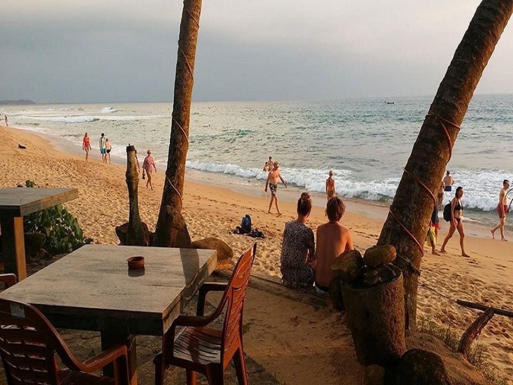 Time N Tide Beach Resort ฮิกคาดูวา ภายนอก รูปภาพ