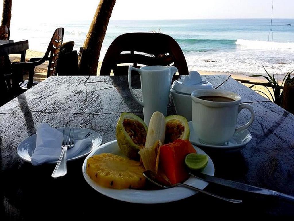 Time N Tide Beach Resort ฮิกคาดูวา ภายนอก รูปภาพ
