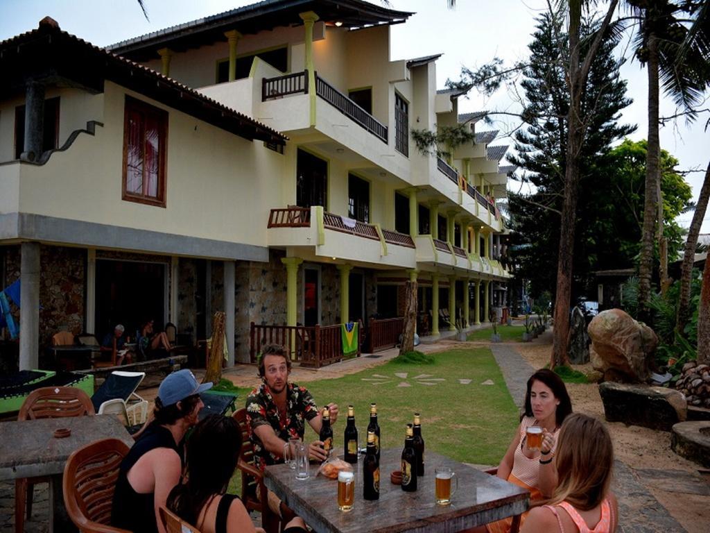 Time N Tide Beach Resort ฮิกคาดูวา ภายนอก รูปภาพ