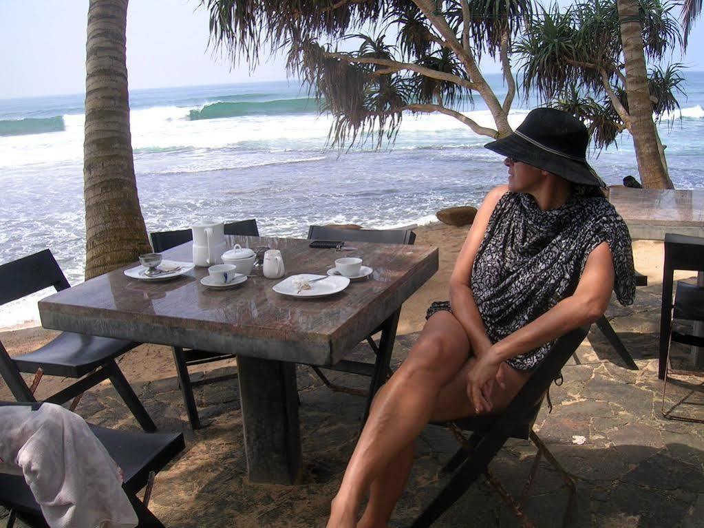 Time N Tide Beach Resort ฮิกคาดูวา ภายนอก รูปภาพ
